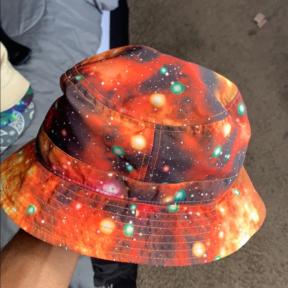 Bucket hat